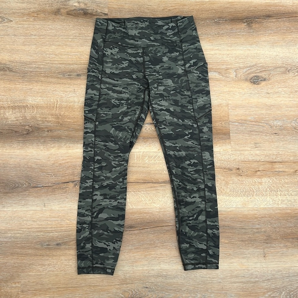 Lululemon Speed Up 7/8 Tight Evergreen Camo Green Multi in Size 8